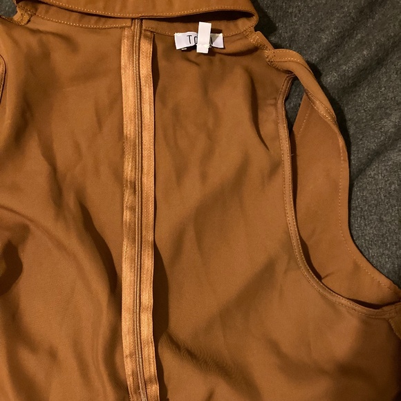 NWT Deep V Neck Top - Picture 5 of 8